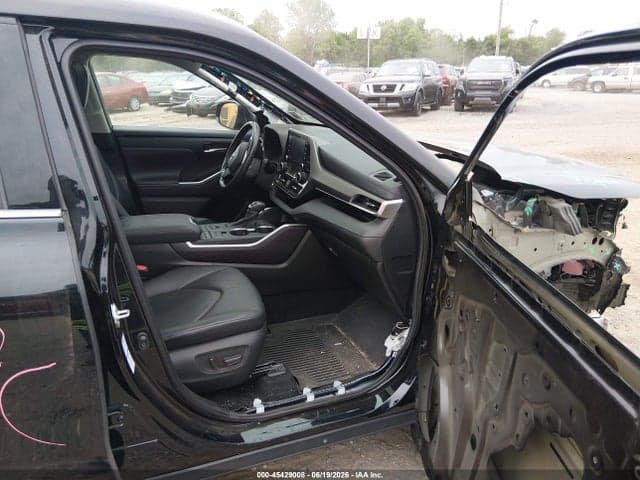 2021 TOYOTA HIGHLANDER XLE 5