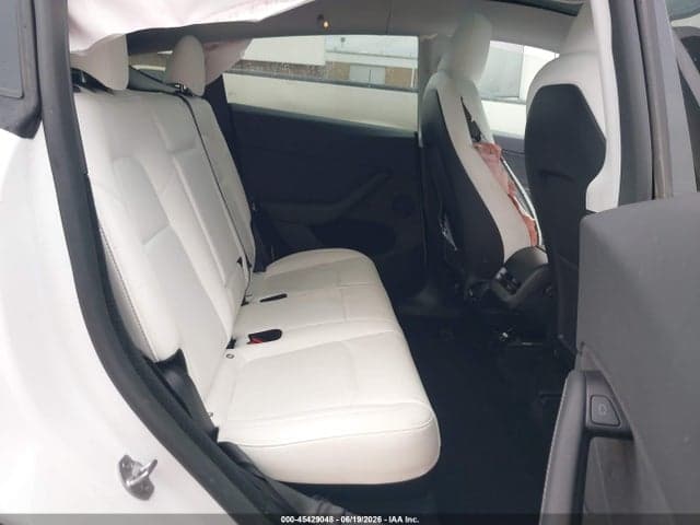 2024 TESLA MODEL Y 9
