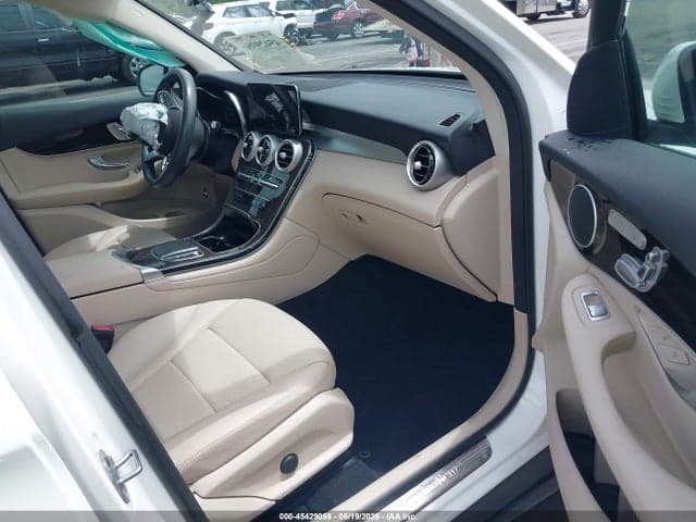 2021 MERCEDES-BENZ GLC 300 SUV 5