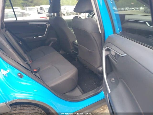 2021 TOYOTA RAV4 LE 8