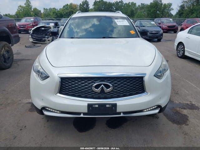 2017 INFINITI QX70 12