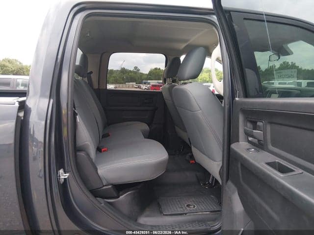2018 RAM 1500 8