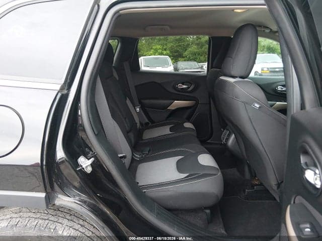 2018 JEEP CHEROKEE LATITUDE 4X4 8
