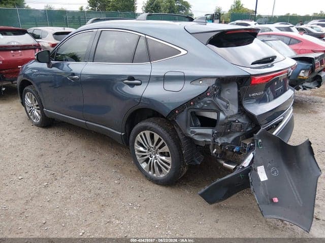 2021 TOYOTA VENZA XLE 3
