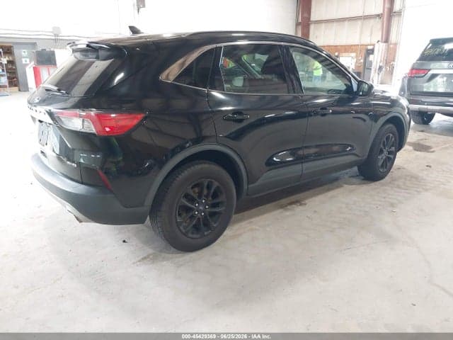 2020 FORD ESCAPE SE 4