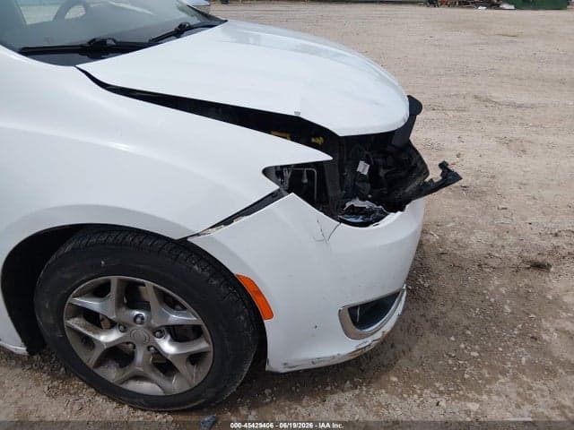 2018 CHRYSLER PACIFICA LIMITED 6