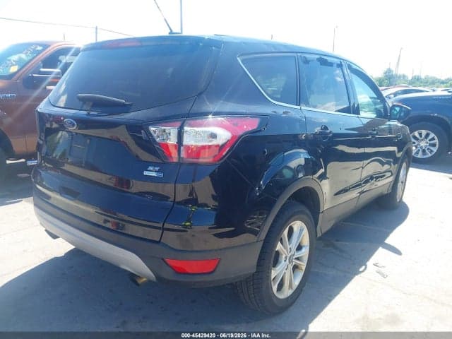 2017 FORD ESCAPE SE 4