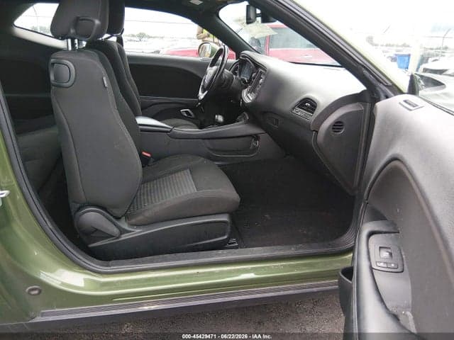 2021 DODGE CHALLENGER SXT 5