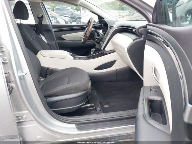2022 HYUNDAI TUCSON SE 5