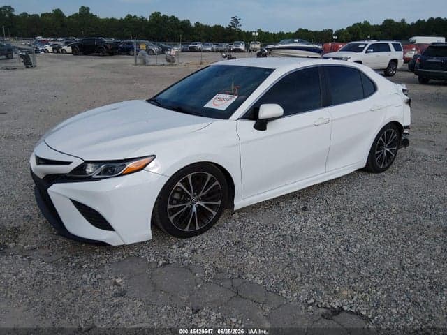 2019 TOYOTA CAMRY SE 2