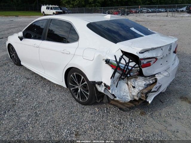 2019 TOYOTA CAMRY SE 3