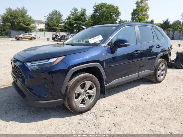 2024 TOYOTA RAV4 XLE 2