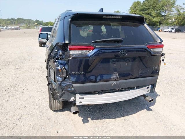 2024 TOYOTA RAV4 XLE 6