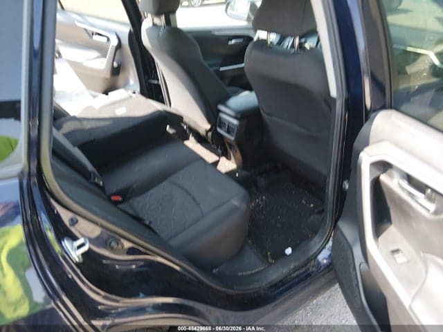 2024 TOYOTA RAV4 XLE 8