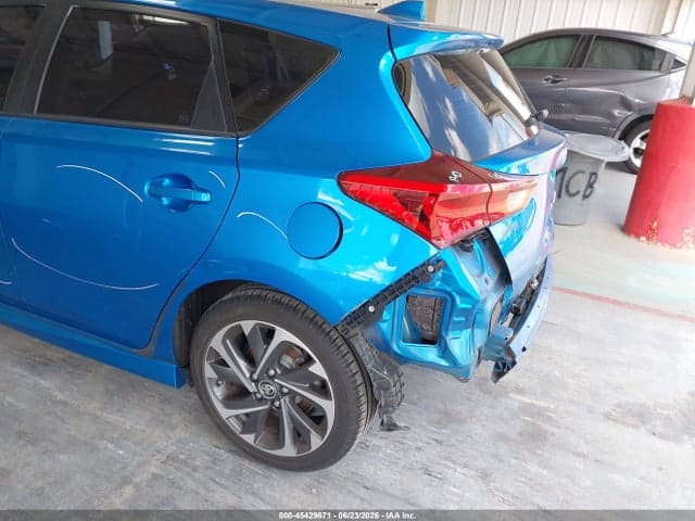 2017 TOYOTA COROLLA IM 7
