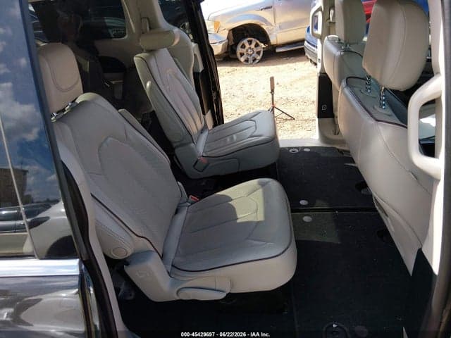 2020 CHRYSLER PACIFICA LIMITED 8