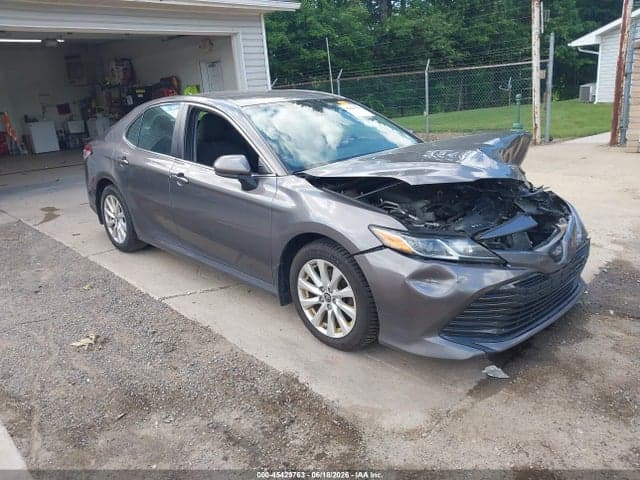 2019 TOYOTA CAMRY LE 1