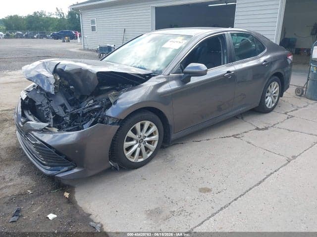 2019 TOYOTA CAMRY LE 2