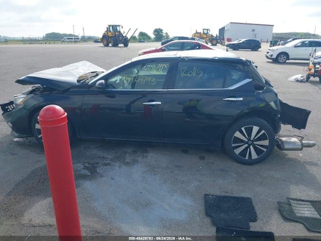 2019 NISSAN ALTIMA 2.5 SV 14