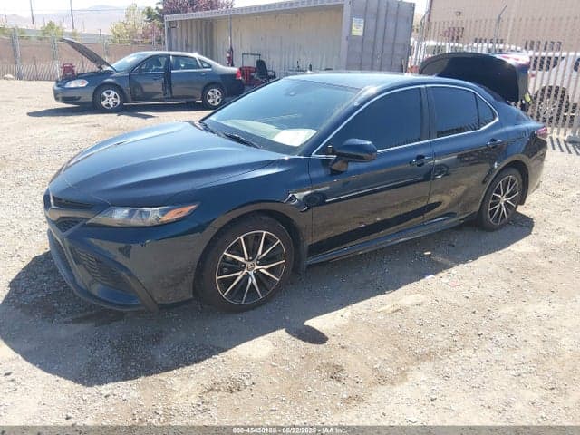 2021 TOYOTA CAMRY SE AWD 2