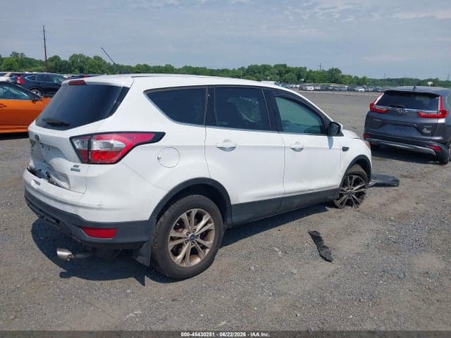 2017 FORD ESCAPE SE 4