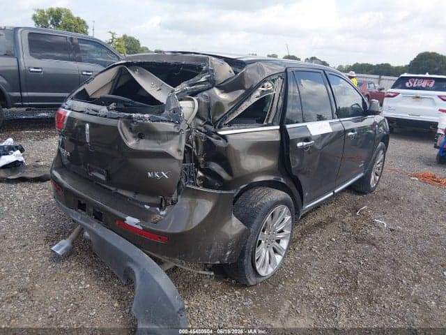 2011 LINCOLN MKX 4