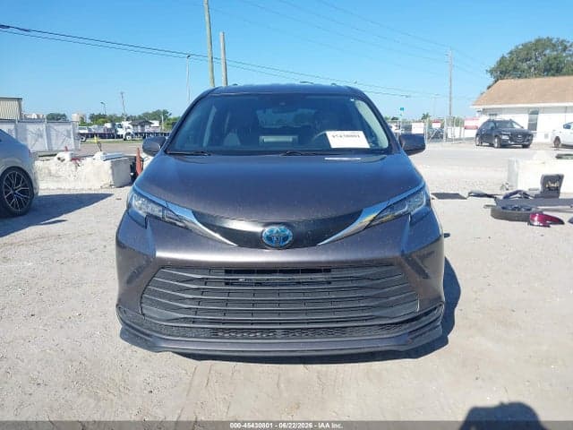 2021 TOYOTA SIENNA LE 13