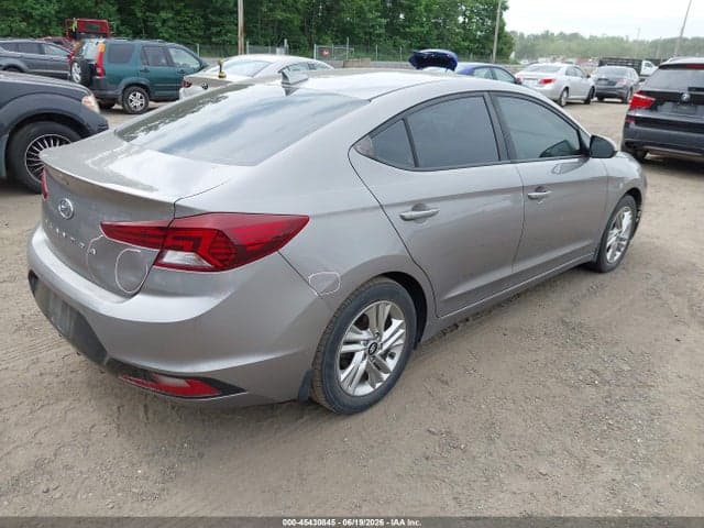 2020 HYUNDAI ELANTRA SEL 4