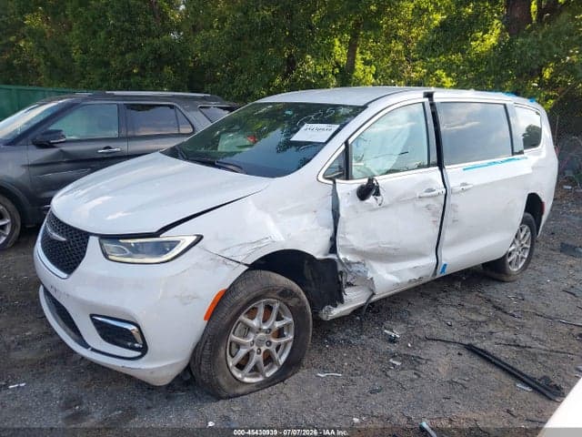 2024 CHRYSLER PACIFICA TOURING 14