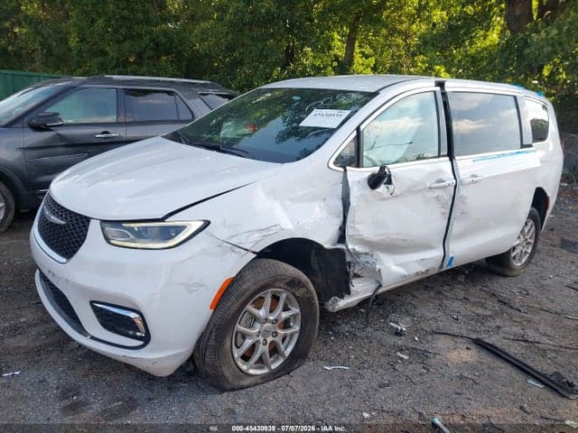2024 CHRYSLER PACIFICA TOURING 6