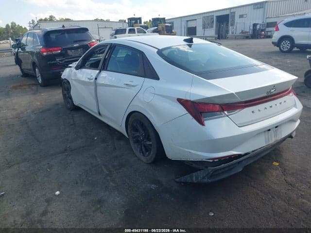 2021 HYUNDAI ELANTRA SEL 3