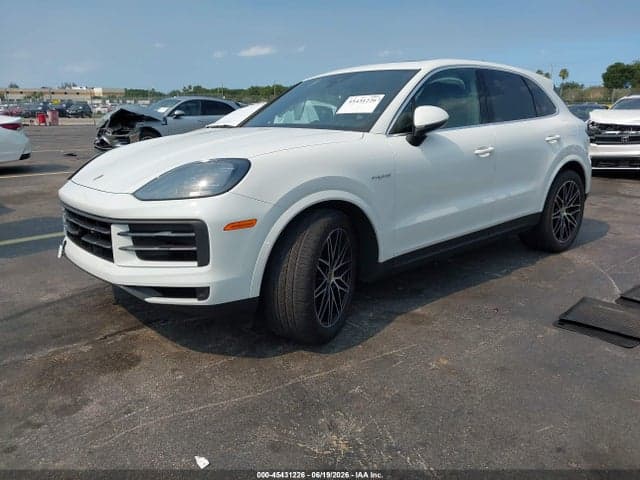 2024 PORSCHE CAYENNE E-HYBRID 2