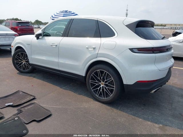 2024 PORSCHE CAYENNE E-HYBRID 3