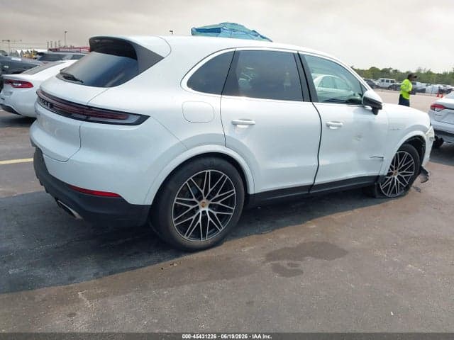 2024 PORSCHE CAYENNE E-HYBRID 4