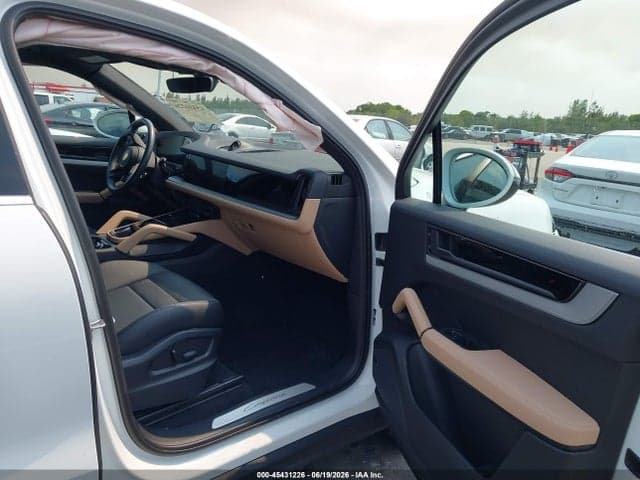 2024 PORSCHE CAYENNE E-HYBRID 5