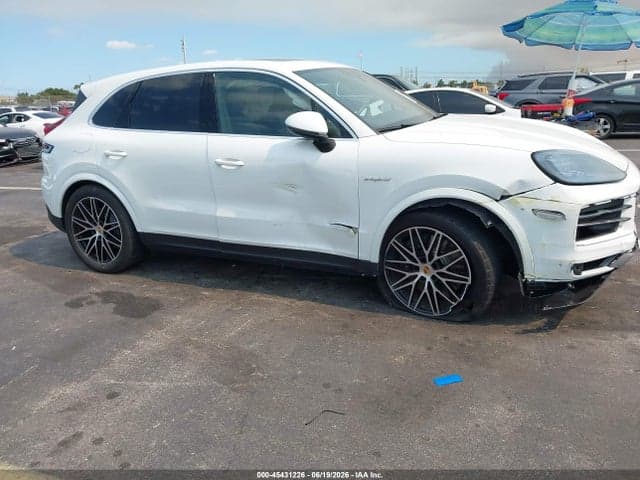 2024 PORSCHE CAYENNE E-HYBRID 6