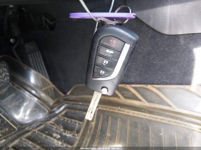 2019 TOYOTA CAMRY LE 11
