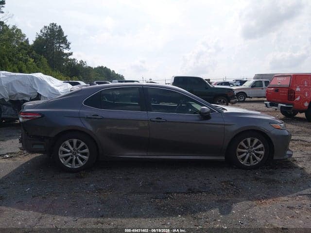 2019 TOYOTA CAMRY LE 13