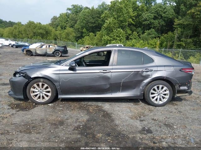 2019 TOYOTA CAMRY LE 14