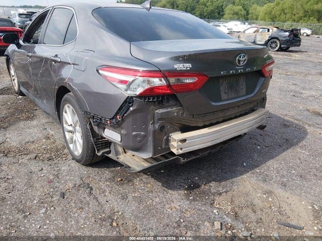 2019 TOYOTA CAMRY LE 20