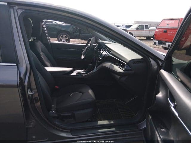 2019 TOYOTA CAMRY LE 5