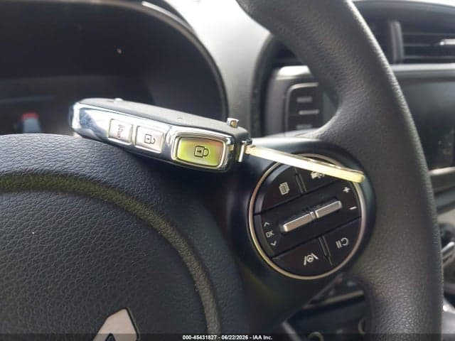 2025 KIA SOUL LX 11