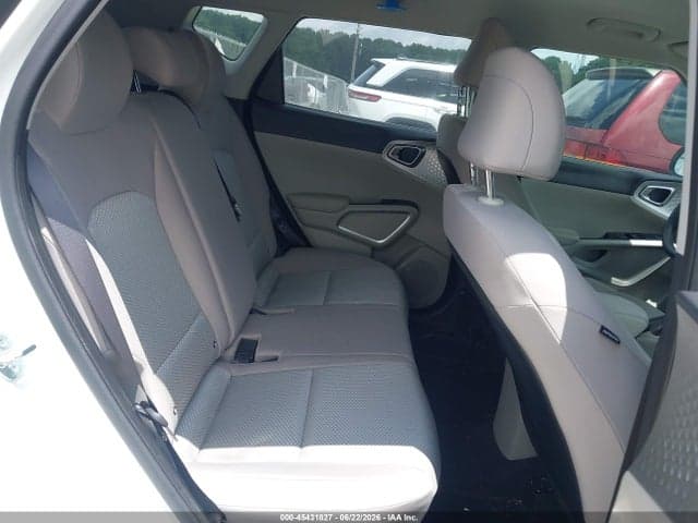 2025 KIA SOUL LX 8