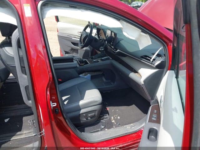 2022 TOYOTA SIENNA XLE 5
