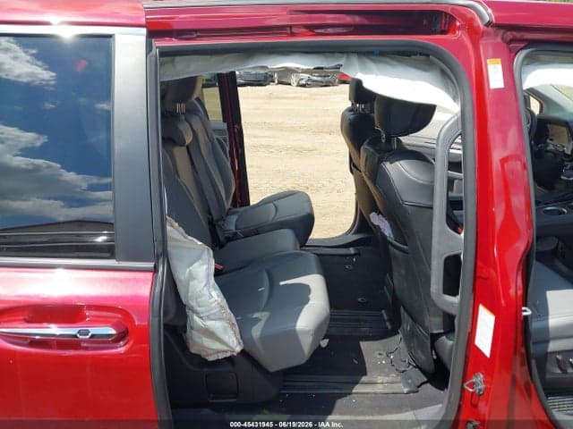 2022 TOYOTA SIENNA XLE 8