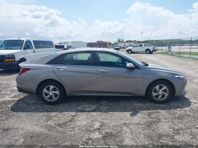2023 HYUNDAI ELANTRA SE 13