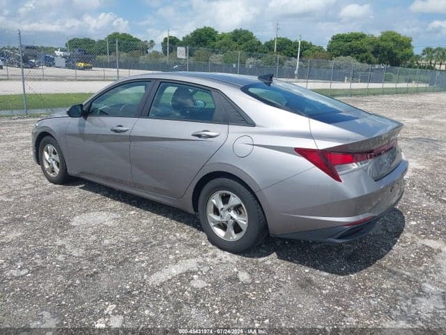 2023 HYUNDAI ELANTRA SE 3