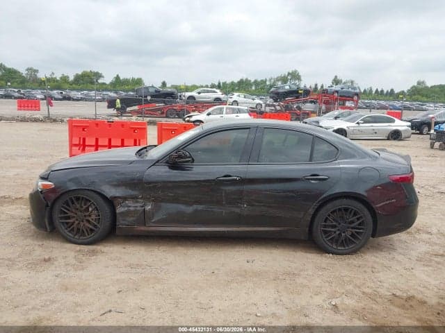 2017 ALFA ROMEO GIULIA RWD 14