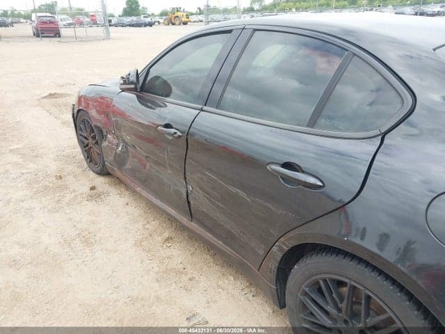 2017 ALFA ROMEO GIULIA RWD 18