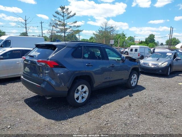 2021 TOYOTA RAV4 XLE 4